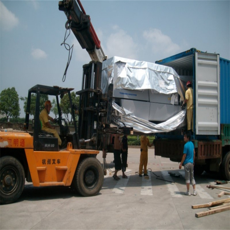 天津自吊车租赁公司提供12吨折臂吊车租赁，灵活高效解决工地设备短缺难题