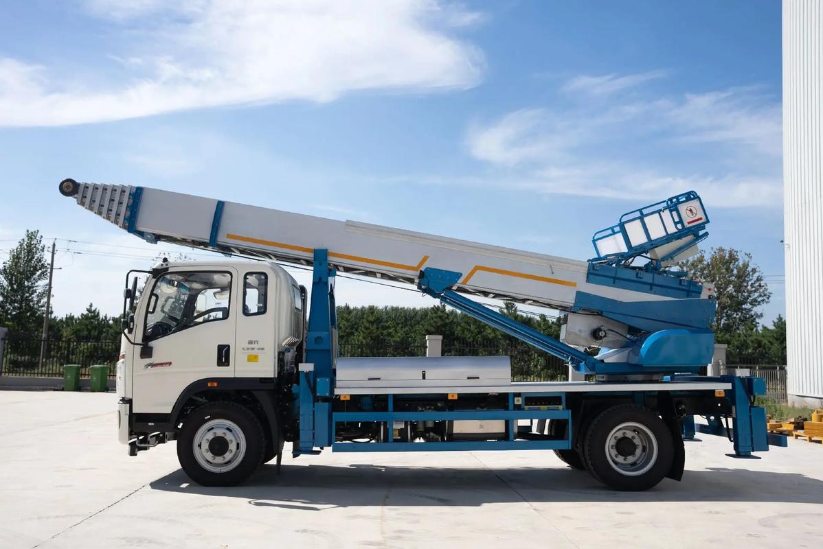 天津云梯上料车租赁费用