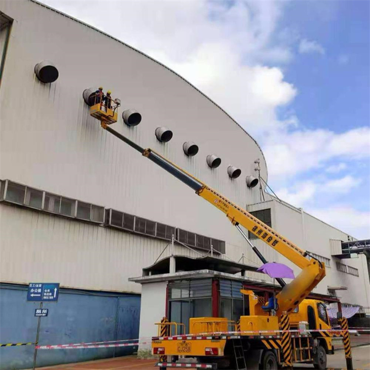 天津高空作业车出租服务：专业广告牌安装解决方案